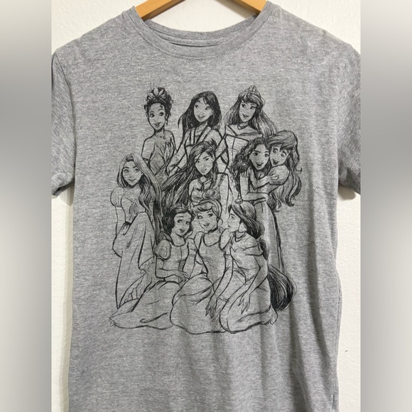 Disney Tops - 👑Disney Gray Tee with Princess Design👑